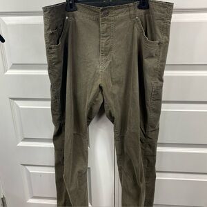 Kuhl Revolvr Mens Pants Khaki 40x32 Vintage Patina Dye Outdoor Work Cargo Gorp